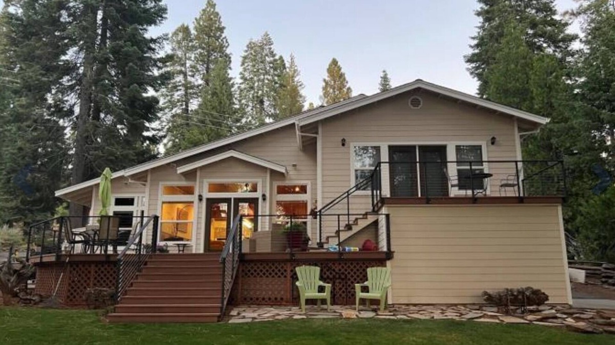 Westwood House | Beautiful Lake Front Home on Lake Almanor.