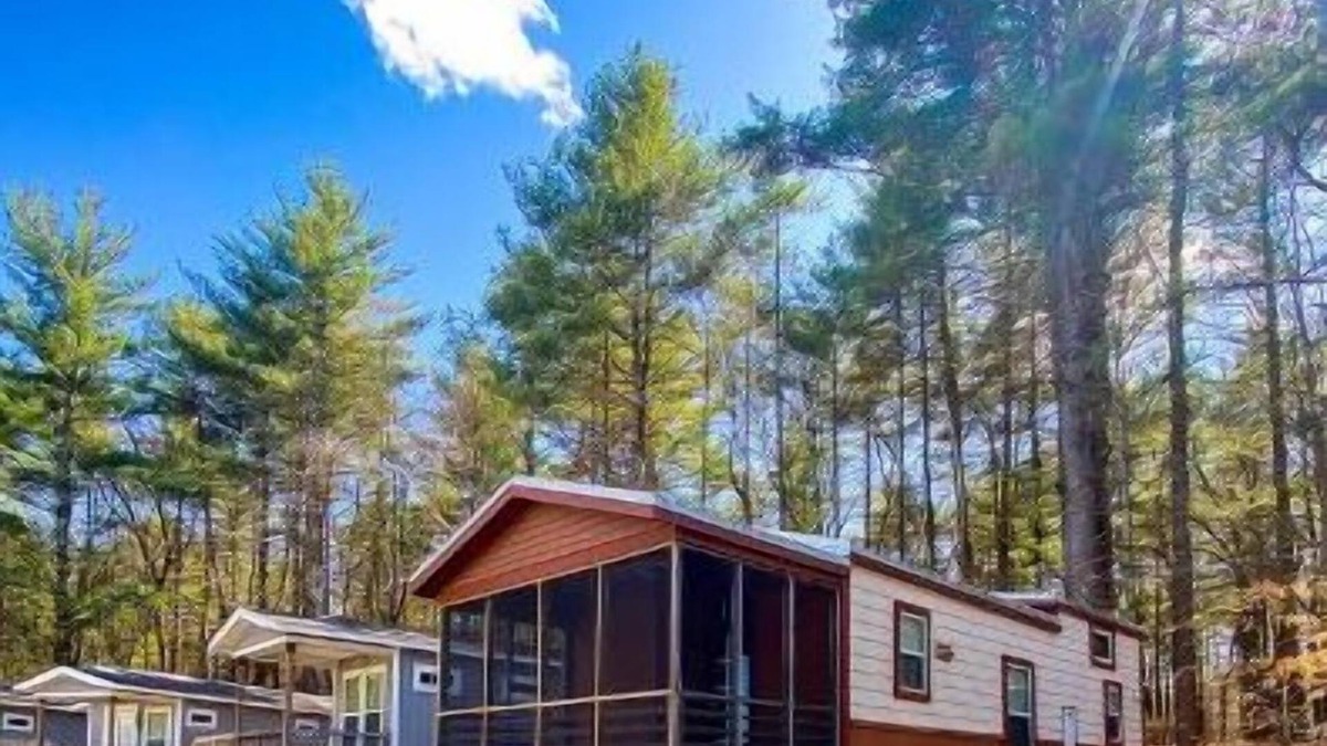 Queensbury Cottage | Beautiful Lake George Cottage