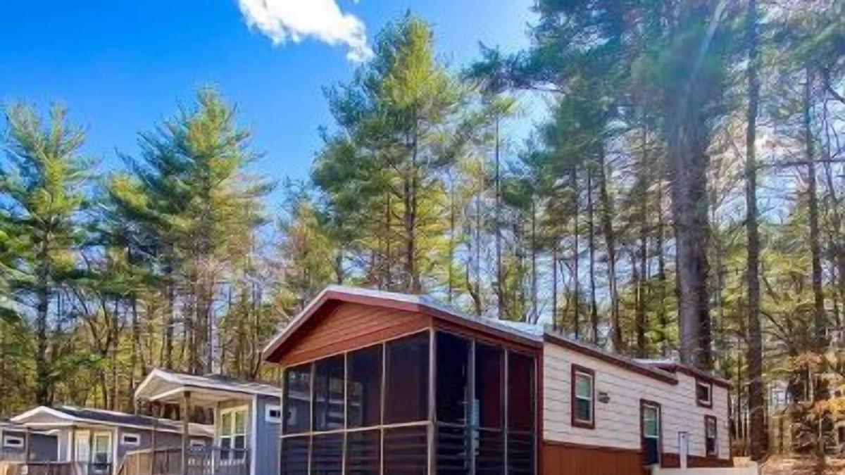 Queensbury Cottage | Beautiful Lake George Cottage