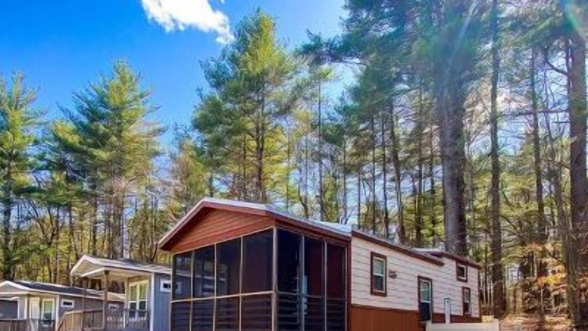 Queensbury Cottage | Beautiful Lake George Cottage