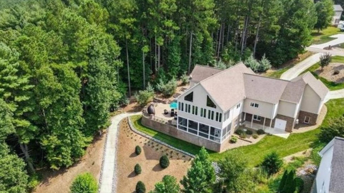 Granite Falls House | Beautiful Lake House with Mountain View
