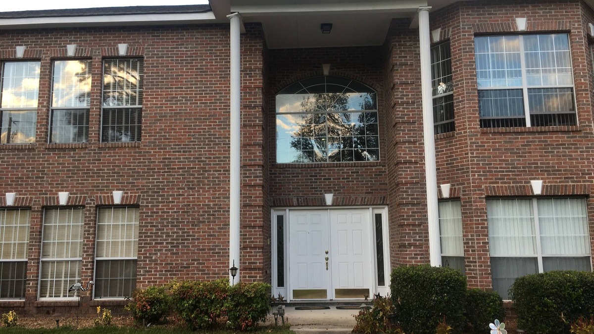 Forest Park House | Beautiful lake Home approx 10 minutes from ATL Intl Airport-20 min Domestic Term