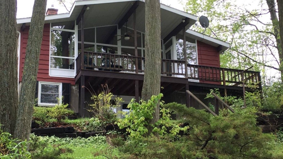 Farwell House | Beautiful lake house in northern Michigan
