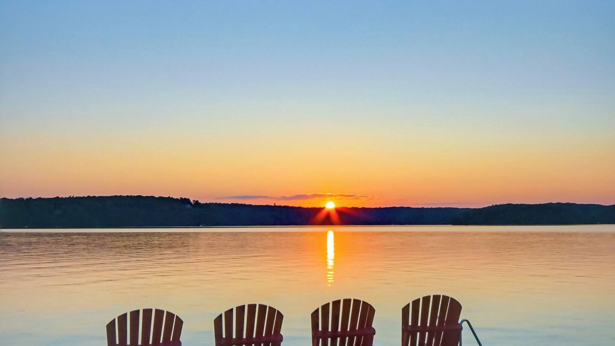 Baysville Cottage | Beautiful Lake of Bays Cottage w/310' Private Shoreline & All Day Sun!