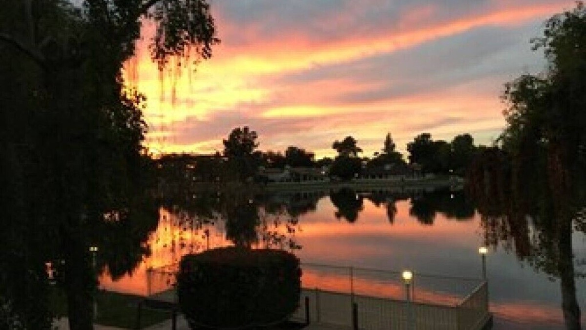 Desert Shores Condo | Beautiful Lake View Condo - Newly Remodeled + Free WiFi