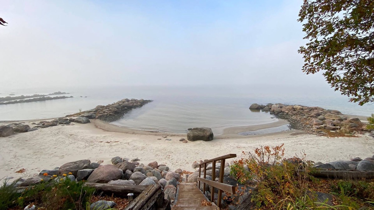 Beaconia Cottage | Beautiful lakefront cottage 1 hr North of Winnipeg