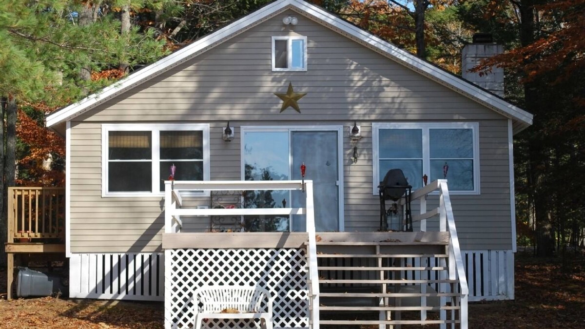 Middleton Cabin | Beautiful lakefront cabin with private beach in secluded cove - Sunrise Lake
