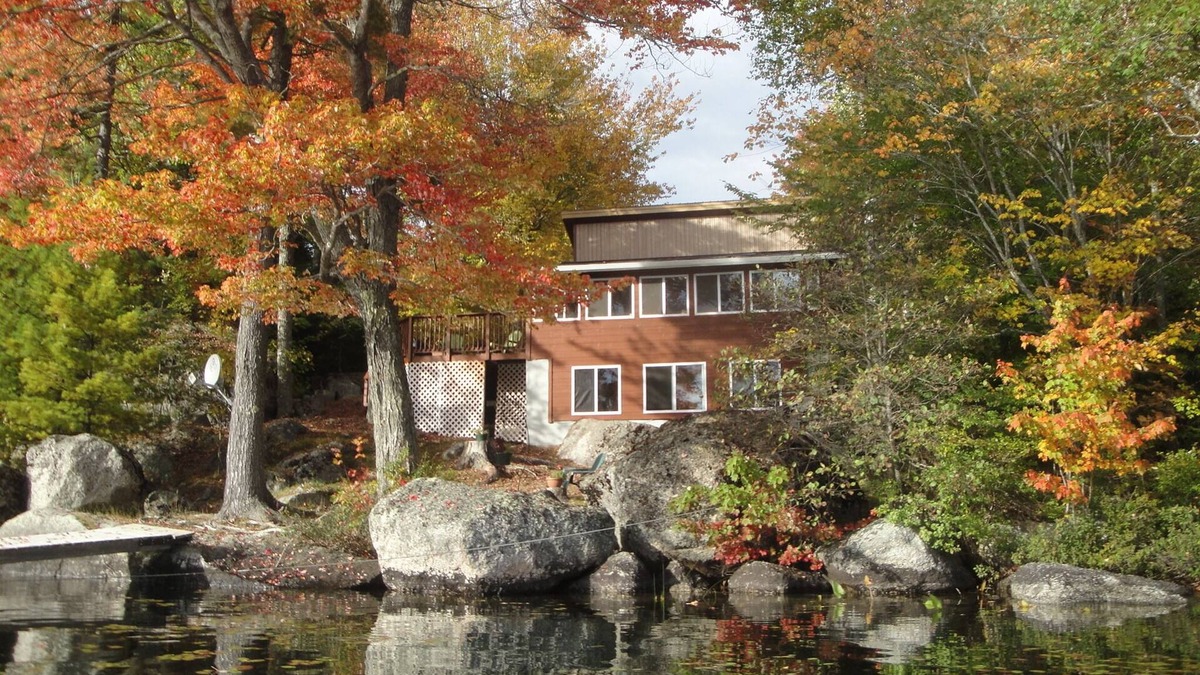 Lucerne-in-Maine Cottage | Beautiful Lakefront Cottage with Mountain Views
