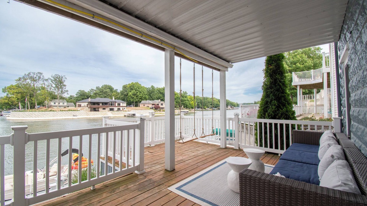 Rome City House | Beautiful Lakefront home! Summer memories start here!