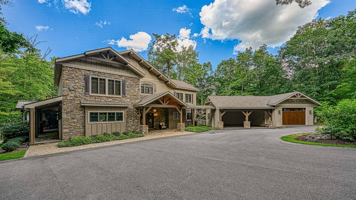 Blakeslee House | Beautiful lakefront home with hot tub, game room, washer/dryer & private dock