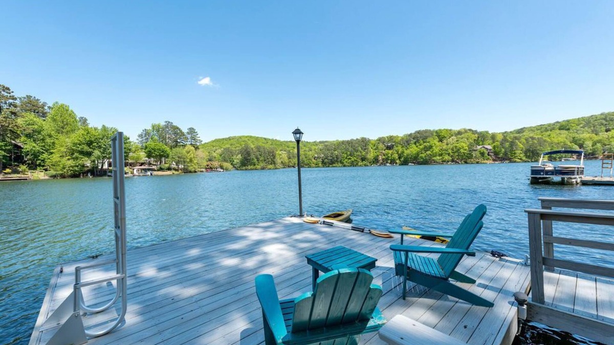 Waleska House | Beautiful Lakefront Home 60 Minutes From Atlanta