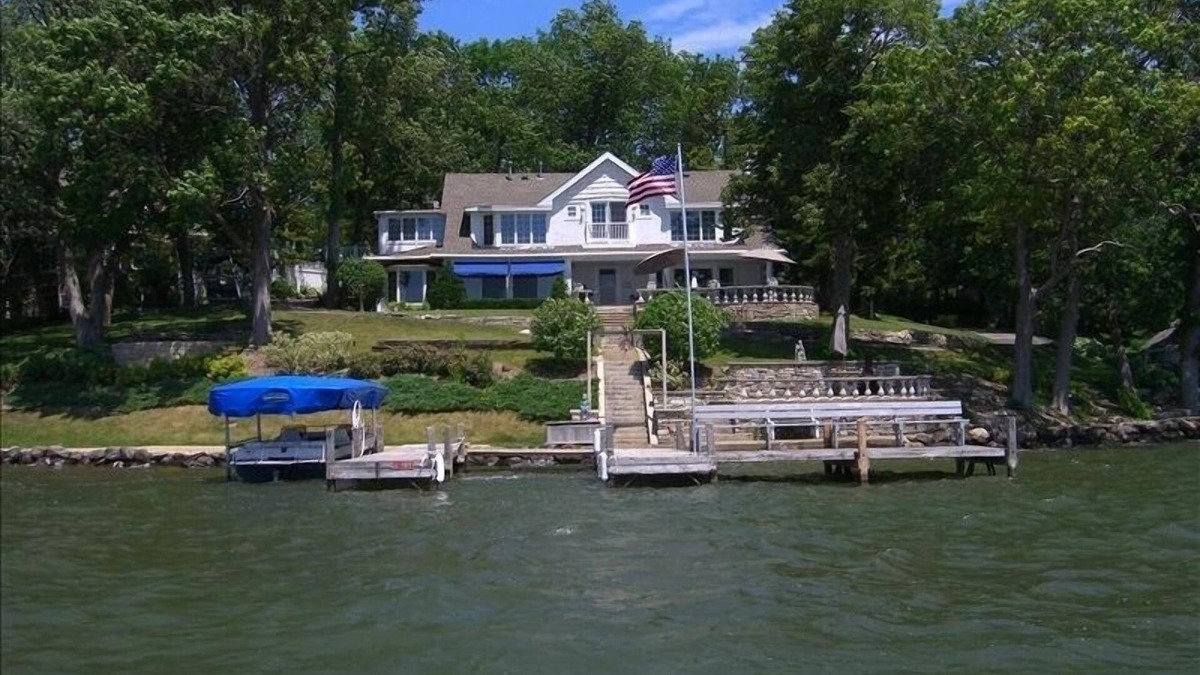 Lauderdale Lakes House | Beautiful Lakefront Home on Lauderdale Lakes!