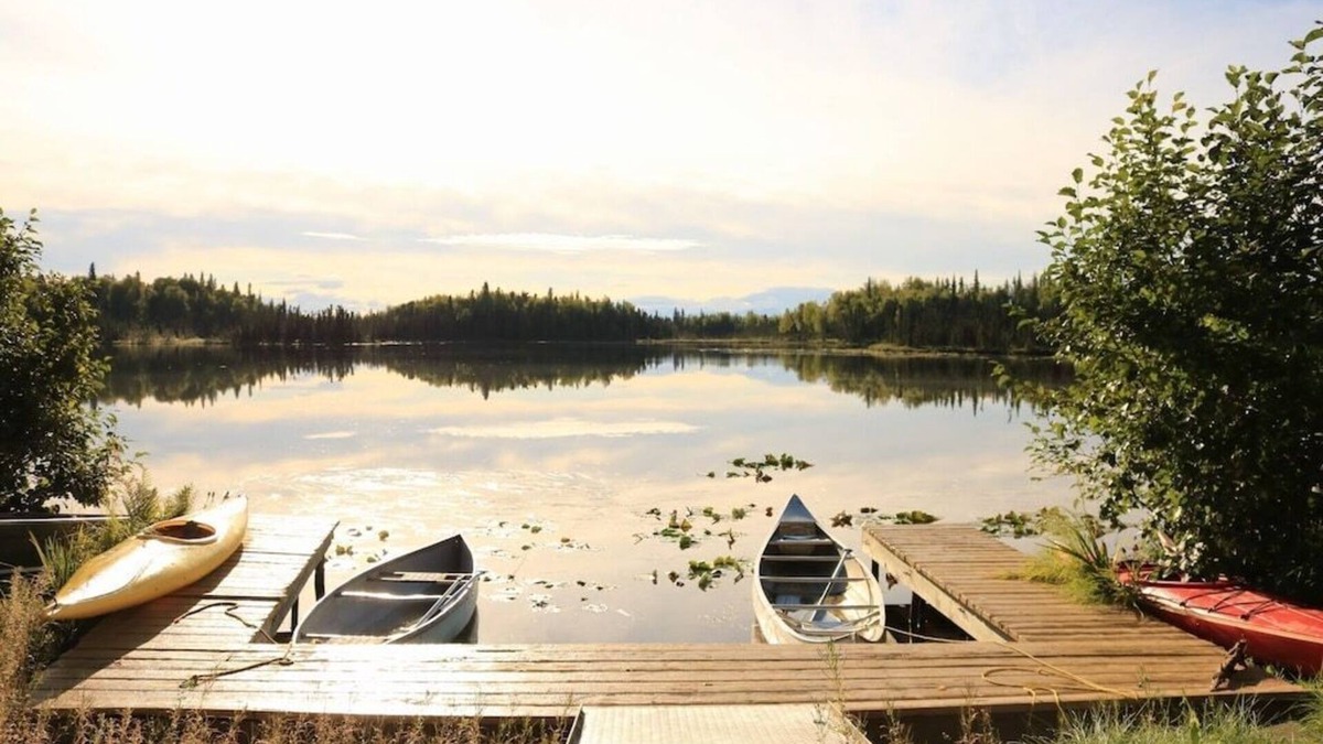 Ridgeway House | Beautiful Lakefront Property Minutes From The Kenai River And Soldotna
