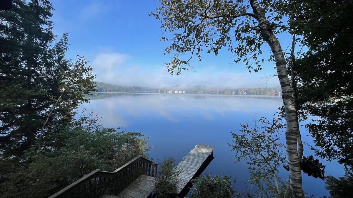 Ashburnham House | Beautiful Lakefront home - perfect getaway for every season!