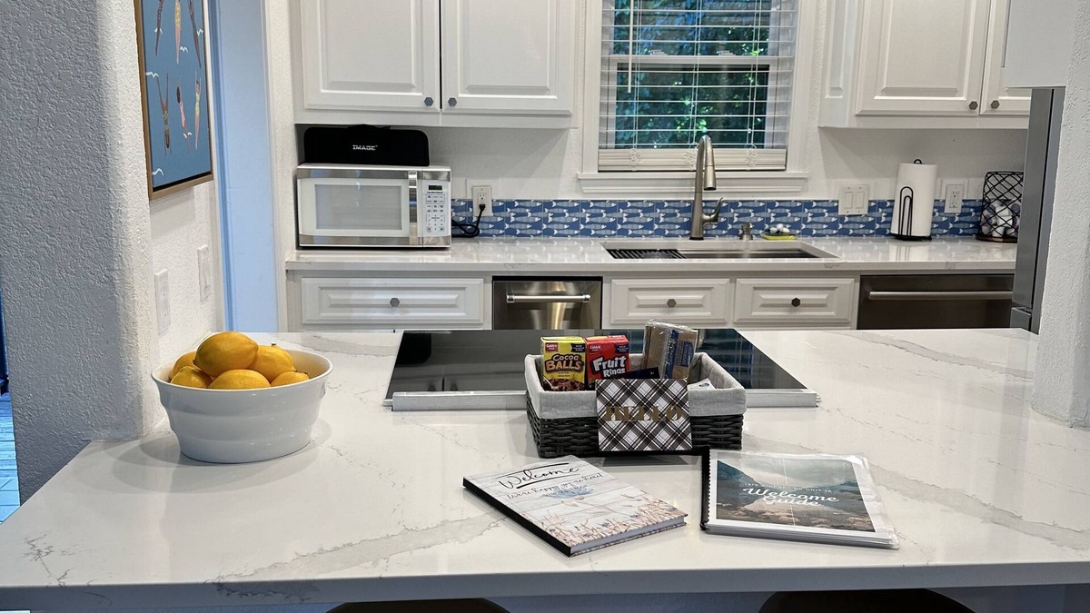 Rockwell Condo | Beautiful Lakefront Condo