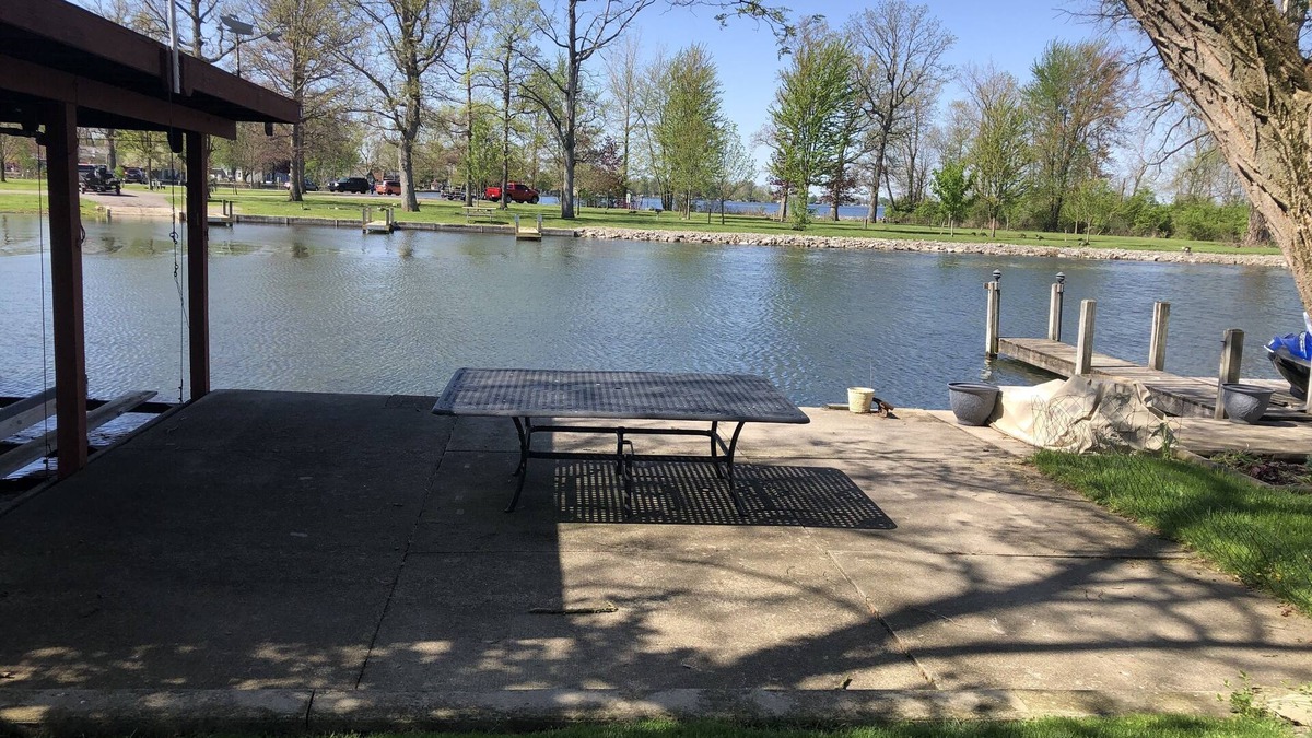 Lakeview House | Beautiful Lakefront 3-bedroom 3 full bath home + large play yard; Sleeps 8!