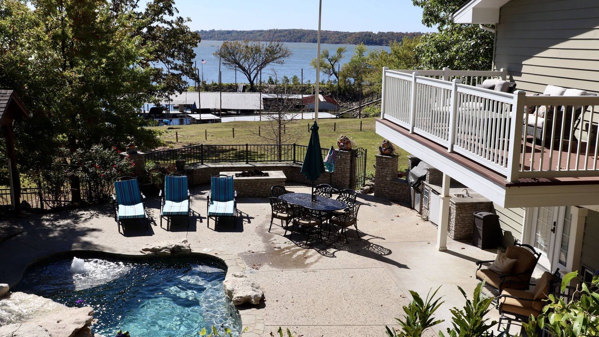 Wagoner House | Beautiful Lakefront Villa with Private Pool, hot tub, No more than 12 people