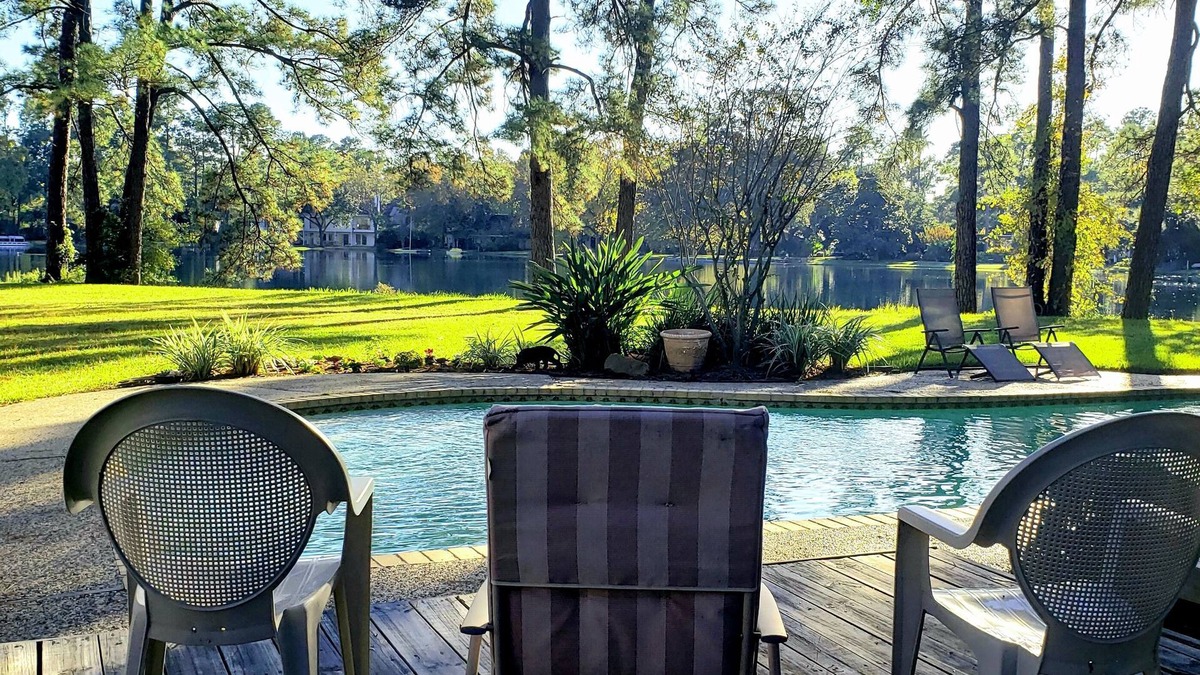 FM 1960 House | Beautiful Lakehouse w/Private Pool - 4 Large Bedrooms