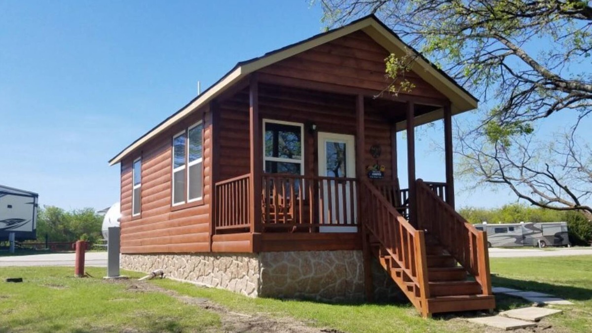 Frisco Cabin | Beautiful Lakeside Tiny House Cabin A