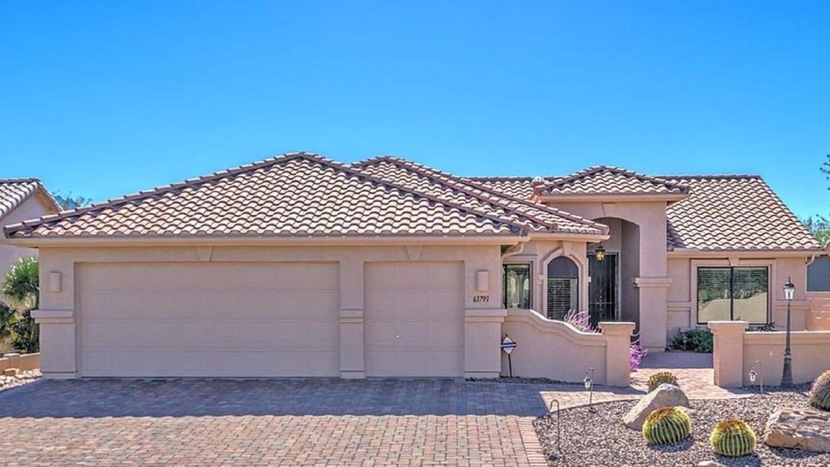 Saddlebrooke House | Beautiful Laredo with Mountain View