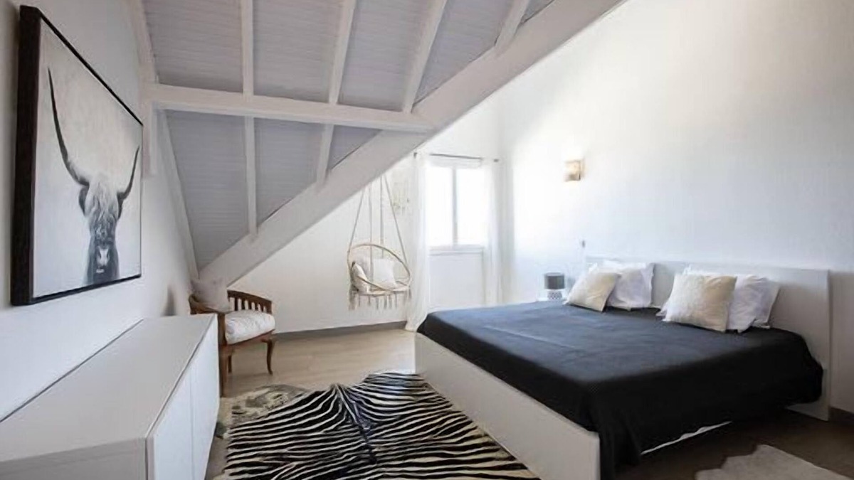 Bellevue Apartment | Beautiful large apartment on La Place du Village
