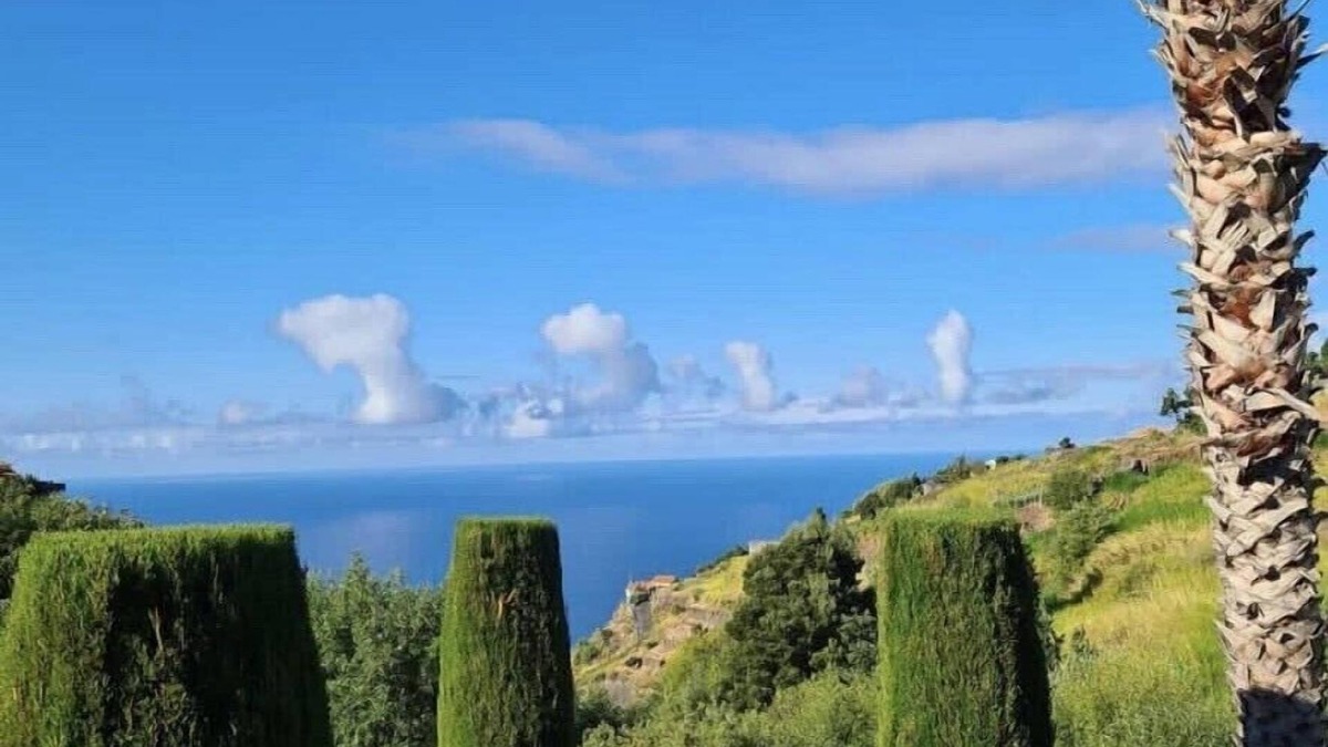 Lombo do Doutor House | Beautiful large detached property heated pool close to the village of Calheta