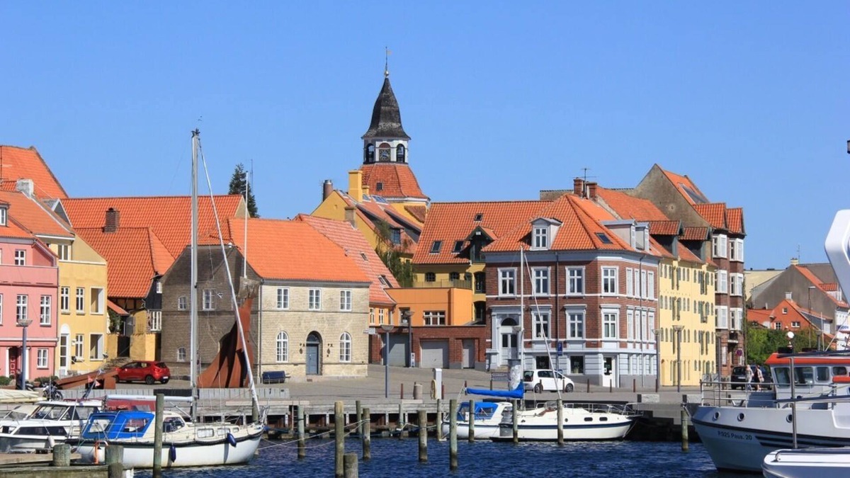 Faaborg Cottage | Beautiful Large House in the Old Toldbod. Estimates View and Location on harbor