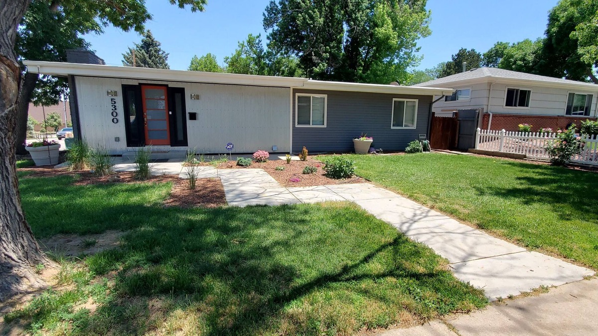 Englewood House | Beautiful Large Private Downstairs Area-Great Location-8 guests stay comfortably