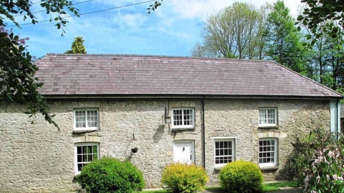 Pencader Cottage | Beautiful Large Rural Cottage near Pencader