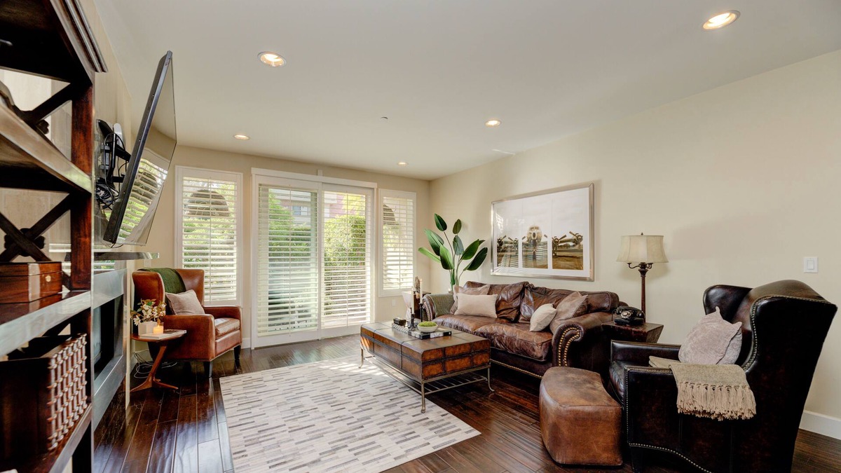 Pico - Robertson Condo | Beautiful large two-bedroom Condo