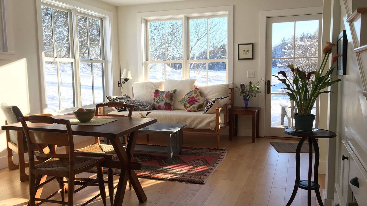 North Ferrisburgh House | Beautiful Light Filled Guesthouse in country