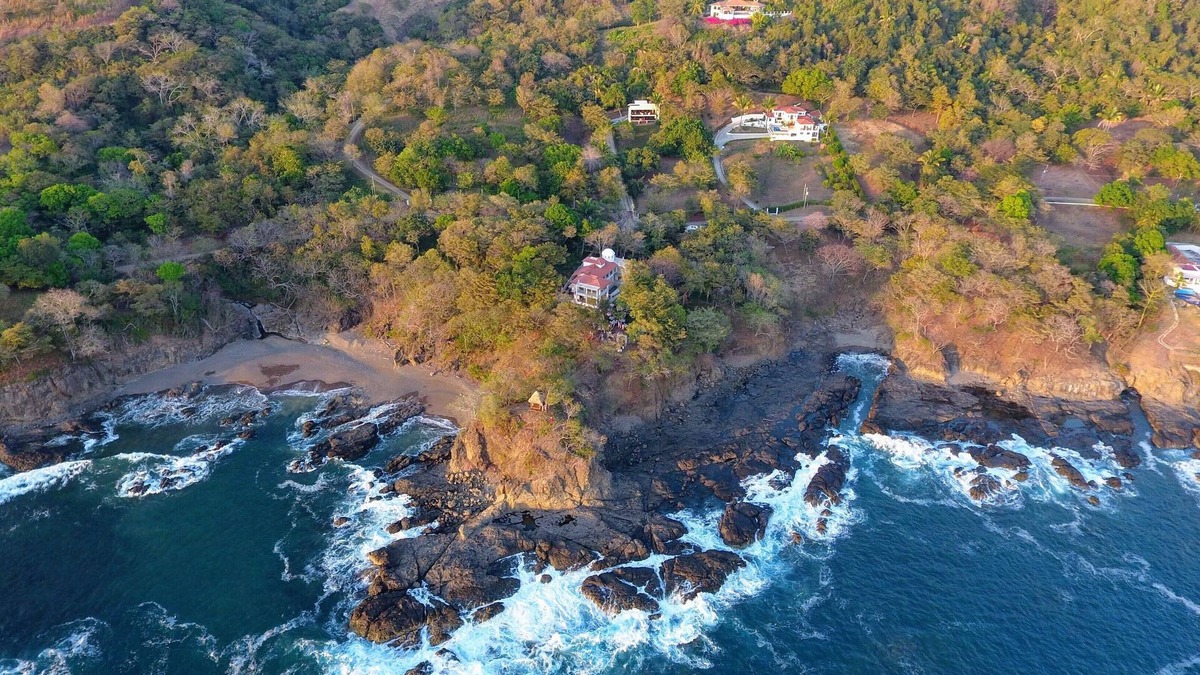 Puerto Carrillo Villa | Beautiful located beach house