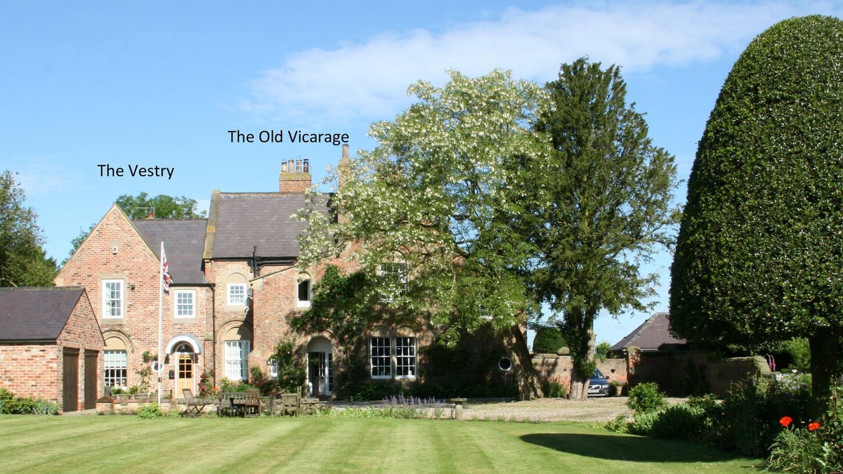 Ripley House | Beautiful location, lots of outside and inside space, stunning views and Pub