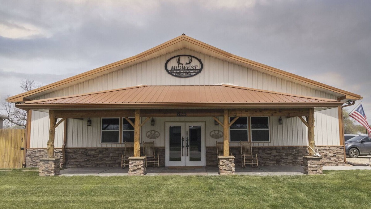 Clay Center House | Beautiful Lodge that sleeps up to 20
