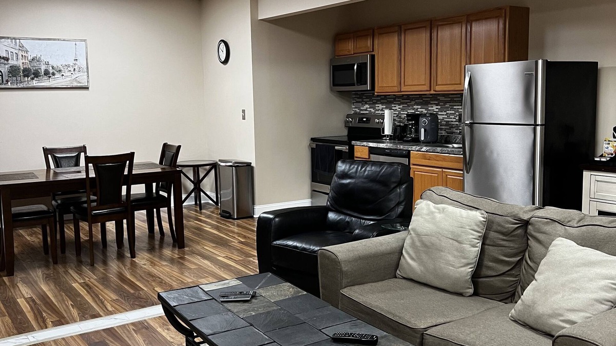 Glen Iris Apartment | Beautiful lofty private parking