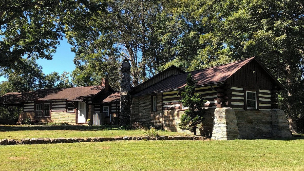Greensboro Cabin | Beautiful Log Cabin River Retreat- In very convenient location!