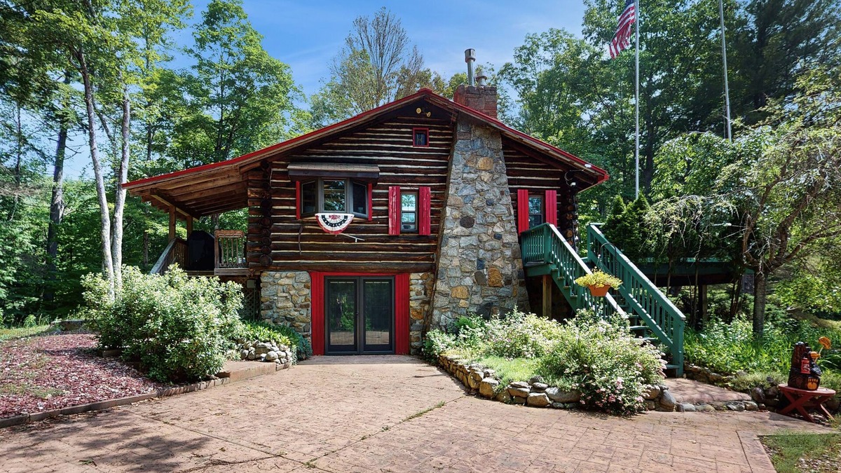 Bolton Landing House | Beautiful log home w/mountain views, gas fireplace & arcade games- close to lake