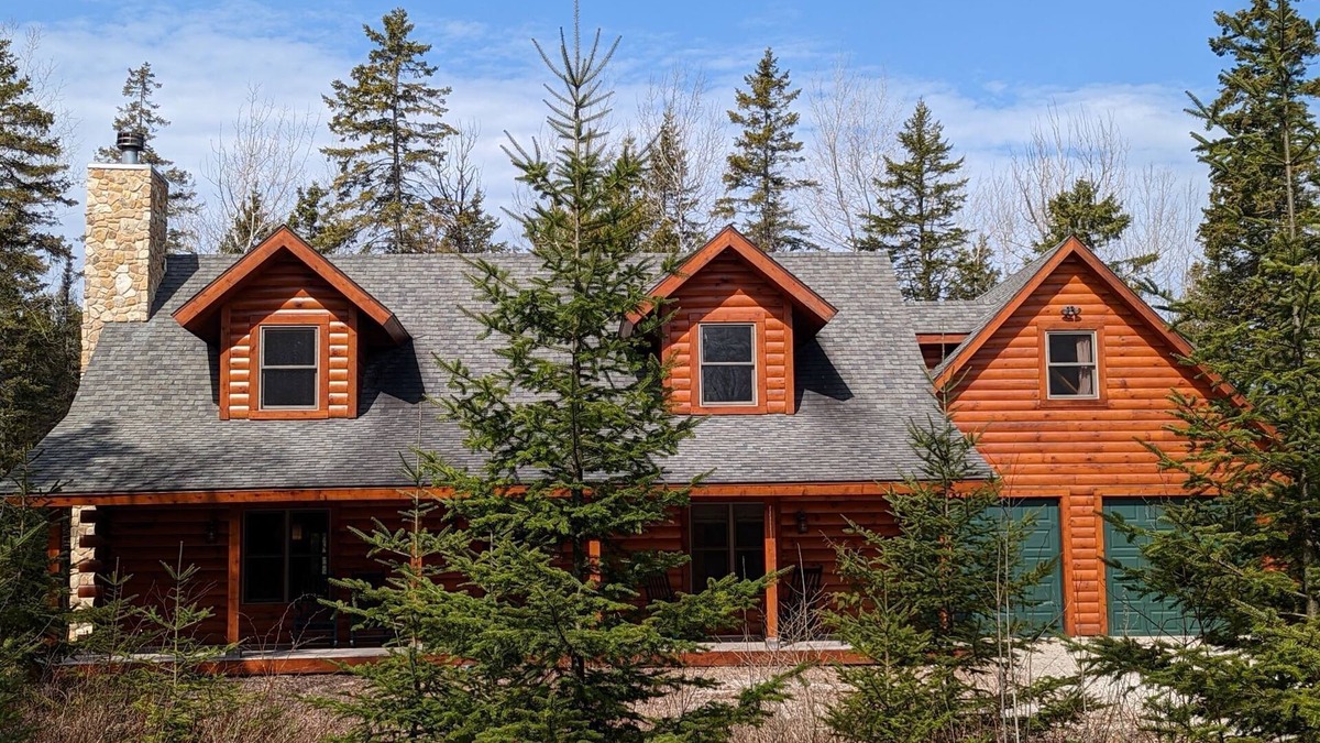 Sister Bay House | Beautiful Log Home on 5 acres private beach-steps down the road!