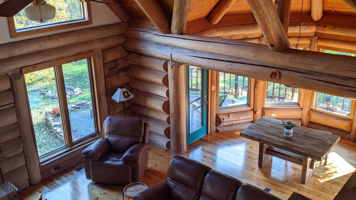 Delaware Cabin | Beautiful log home on the Olentangy River