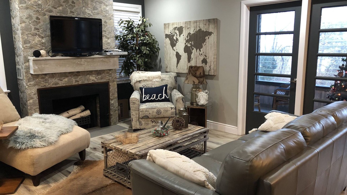 Sarnia House | Beautiful Luxurious Lake front retreat