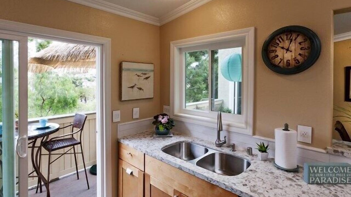 Monarch Beach Condo | BEAUTIFUL, LUXURY CONDO, GATED, WALKING TRAIL TO BEACH!