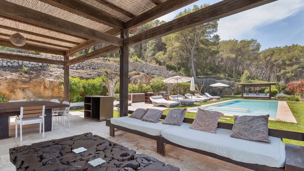 Santa Eulalia del Rio Villa | Beautiful luxury villa in Ibiza with Wi-Fi and air conditioning