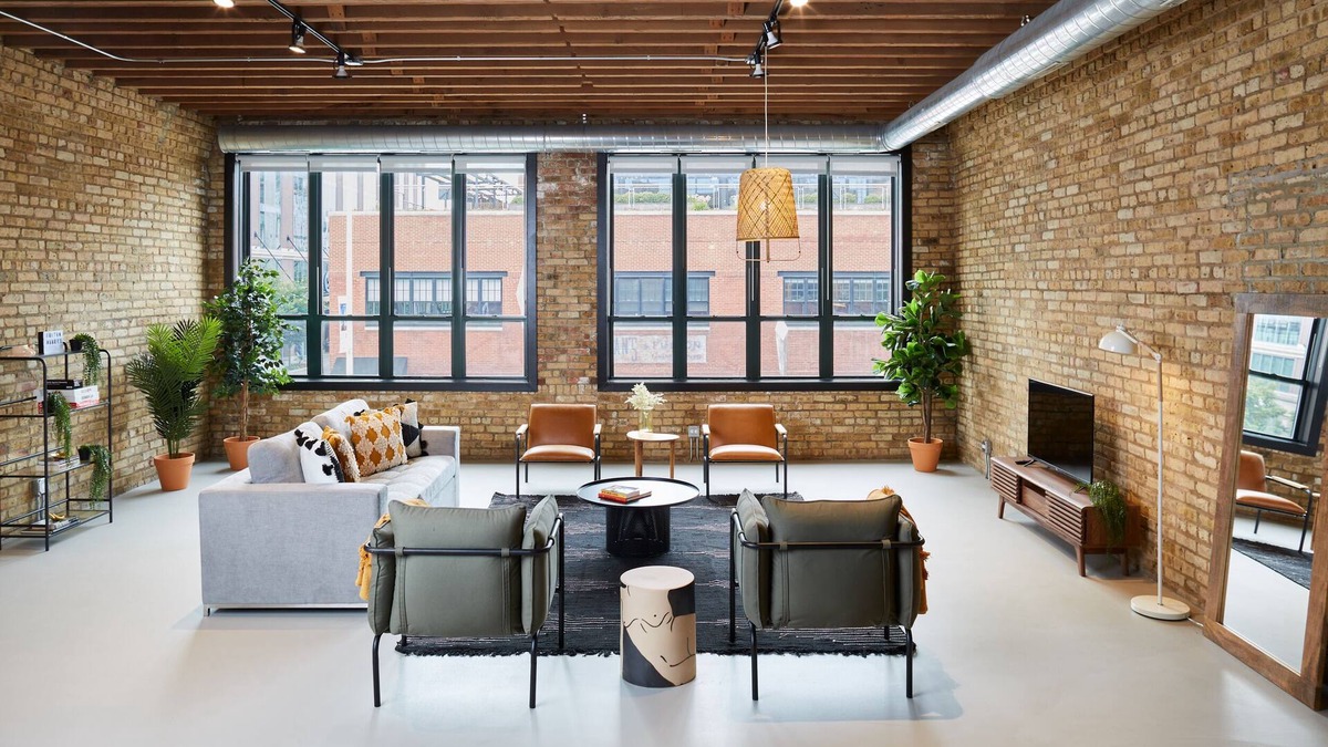 West Loop Apartment | Beautiful Luxury Loft in Fulton Market, Sleeps 12 | Featured In Architectural Di