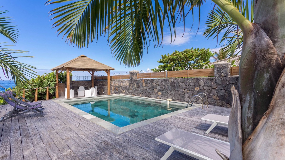 Saint-Pierre De La Reunion House | BEAUTIFUL LUXURY VILLA ON THE SEAFRONT