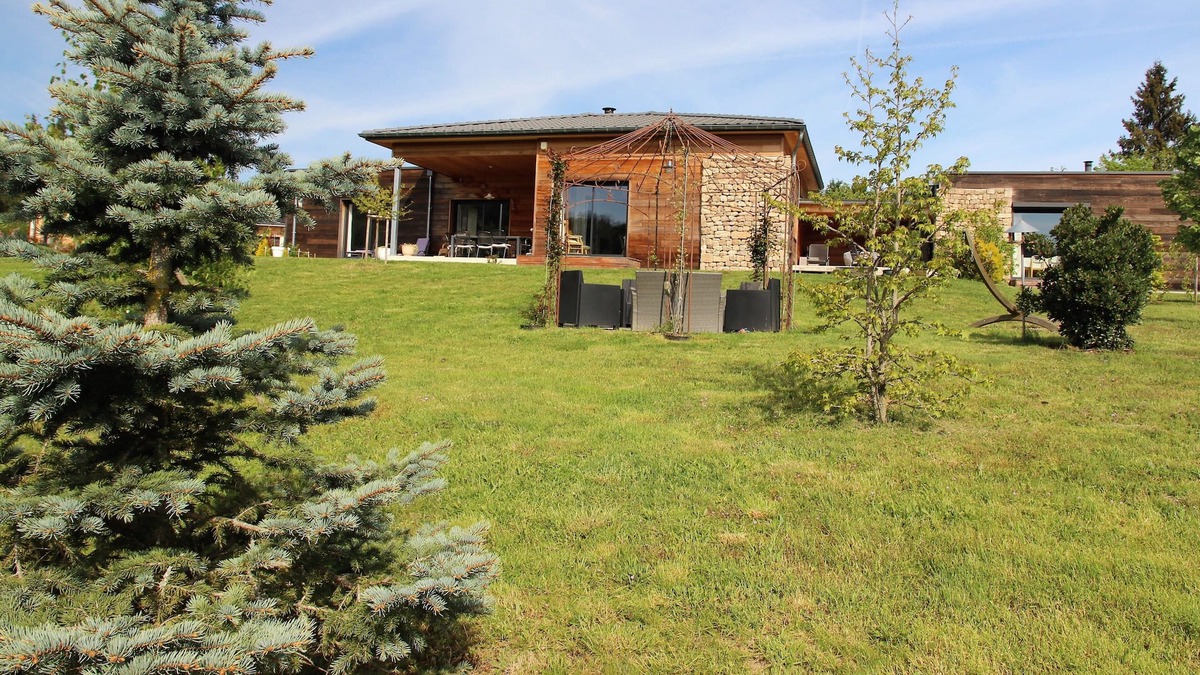 Vernoux-en-Vivarais House | beautiful modern wooden frame house, on one level, quiet