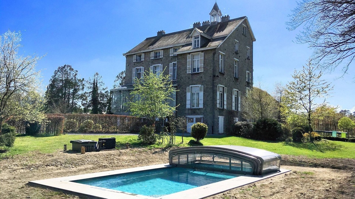 Forrieres House | Beautiful manor house in a park near Rochefort
