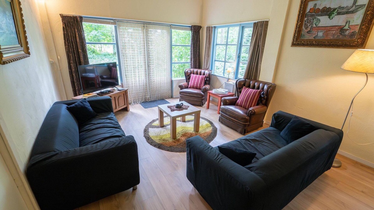 Beesel Villa | Beautiful mansion on the water