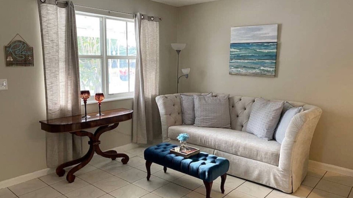 Miami Gardens Villa | Beautiful Miami Villa near Hard Rock Stadium