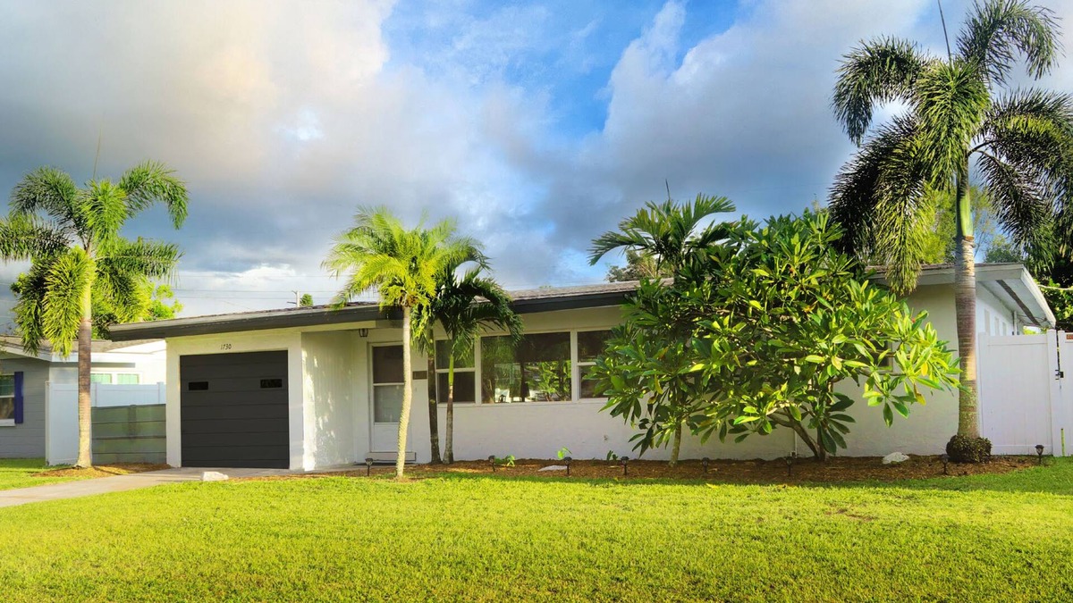 Vamo House | Beautiful MidCentury Modern Home