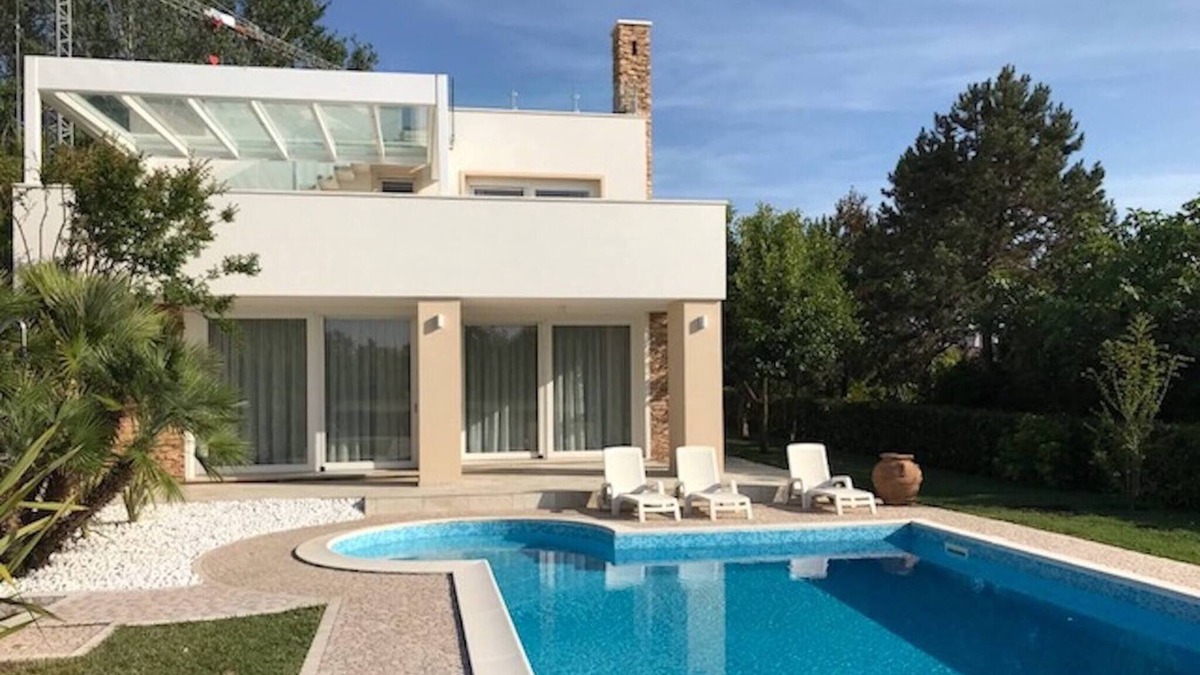 Rosolina Villa | Beautiful Modern Villa in Albarella by Beahost